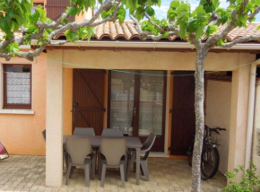 Maison de 2 chambres avec jardin clos a Le Barcares